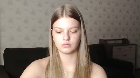 Snapshot of emysway chatting on 02.10.25 EmySway online show from 02.10.25