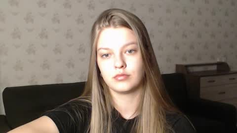 Snapshot of emysway chatting on 03.12.25 EmySway online show from 03.12.25