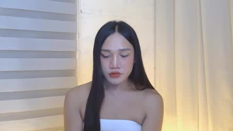 Snapshot of endless_lover22 chatting on 12.15.25 sahara love online show from 12.15.25