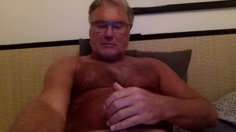 Snapshot of endurado chatting on 10.02.25 endurado online show from 10.02.25