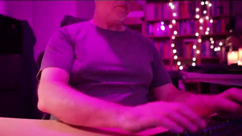 Snapshot of energybra chatting on 07.31.26 uk online show from 07.31.26