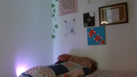 engel20042001 online show from 10.10.25