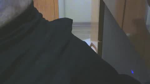 Snapshot of engin_83 chatting on 11.16.25 engin_83 online show from 11.16.25