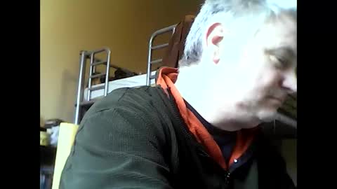 Snapshot of englishguysurrey chatting on 02.18.26 englishguysurrey online show from 02.18.26