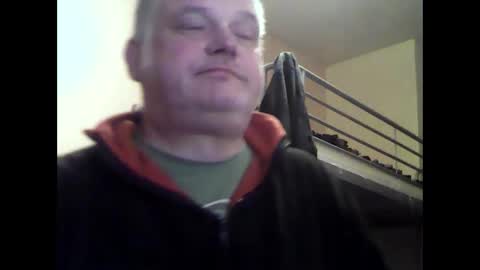 Snapshot of englishguysurrey chatting on 03.15.26 englishguysurrey online show from 03.15.26