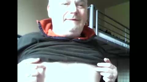 Snapshot of englishguysurrey chatting on 03.27.26 englishguysurrey online show from 03.27.26
