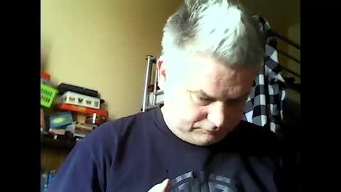 Snapshot of englishguysurrey chatting on 04.19.26 englishguysurrey online show from 04.19.26