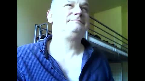 Snapshot of englishguysurrey chatting on 04.29.26 englishguysurrey online show from 04.29.26