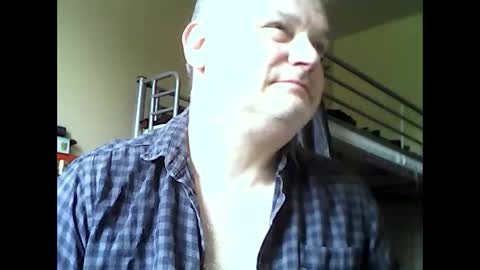 Snapshot of englishguysurrey chatting on 05.02.26 englishguysurrey online show from 05.02.26