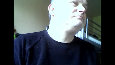 Snapshot of englishguysurrey chatting on 05.06.26 englishguysurrey online show from 05.06.26