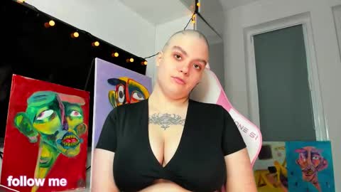 Snapshot of enigmastella chatting on 12.20.25 enigmastella online show from 12.20.25