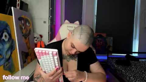 Snapshot of enigmastella chatting on 01.17.26 enigmastella online show from 01.17.26