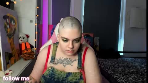 Snapshot of enigmastella chatting on 01.18.26 enigmastella online show from 01.18.26