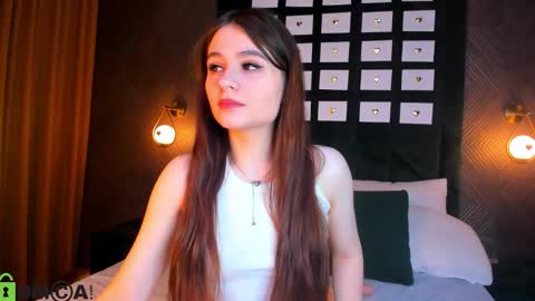 Snapshot of enigmatic_ella chatting on 03.07.26 Ella online show from 03.07.26