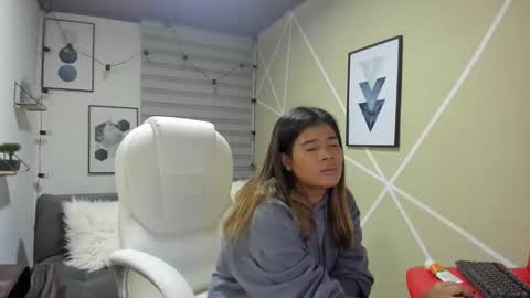 Enma clark online show from 11.25.25