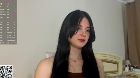 Snapshot of enricaelis chatting on 10.12.25 Sani online show from 10.12.25