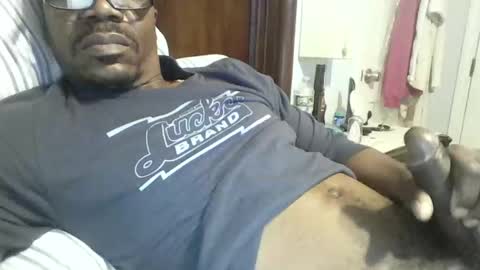 Snapshot of envyme2017 chatting on 12.23.24 Envyme2017 online show from 12.23.24