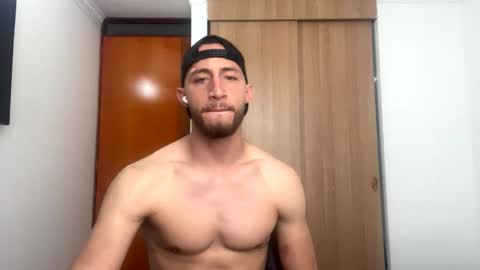 Snapshot of enzo_savage chatting on 04.11.26 enzo_savage online show from 04.11.26