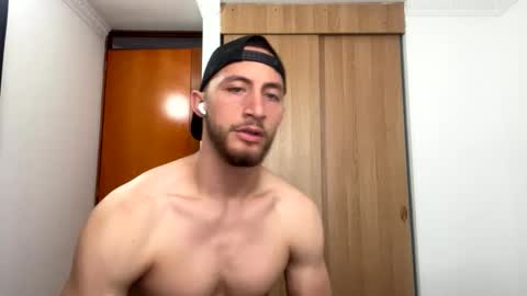 Snapshot of enzo_savage chatting on 04.12.26 enzo_savage online show from 04.12.26