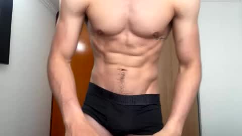 Snapshot of enzo_savage chatting on 04.24.26 enzo_savage online show from 04.24.26