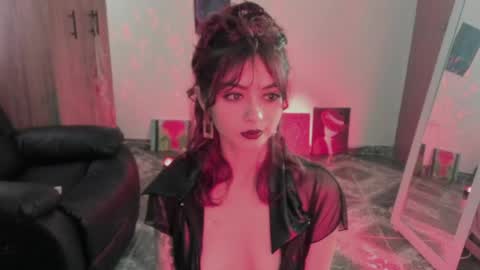 Leyla online show from 04.30.26