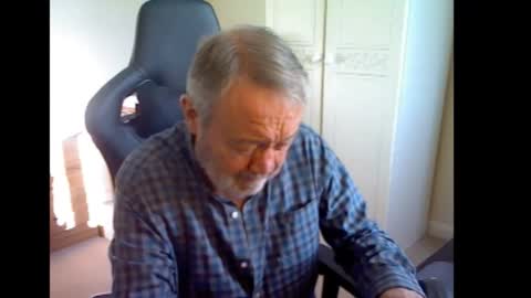 erasmus_d online show from 10.25.25