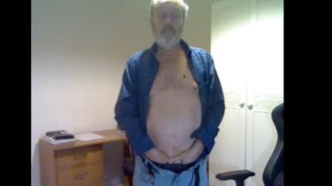 erasmus_d online show from 11.24.25