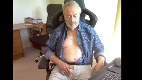 erasmus_d online show from 06.13.26