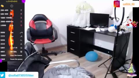 Snapshot of eren_mikasa chatting on 12.06.24 sofia online show from 12.06.24