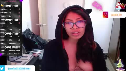 Snapshot of eren_mikasa chatting on 01.20.25 sofia online show from 01.20.25