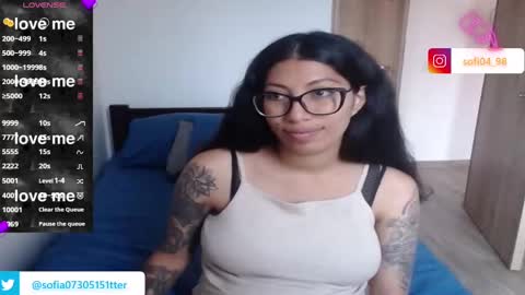 Snapshot of eren_mikasa chatting on 02.13.25 sofia online show from 02.13.25