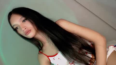 Snapshot of eres_guapa chatting on 02.07.25 Elisa online show from 02.07.25