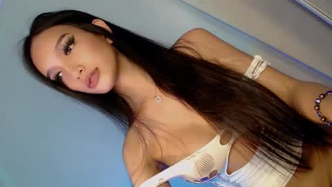 Snapshot of eres_guapa chatting on 03.12.25 Elisa online show from 03.12.25