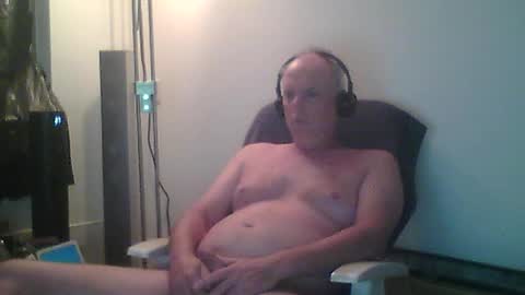 Snapshot of eric204 chatting on 07.13.26 Eric online show from 07.13.26