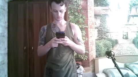 Snapshot of eric_the_vikking chatting on 09.10.25 Eric online show from 09.10.25