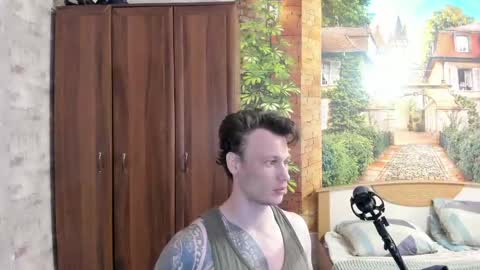 Snapshot of eric_the_vikking chatting on 09.19.25 Eric online show from 09.19.25