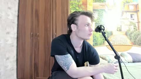 Snapshot of eric_the_vikking chatting on 10.02.25 Eric online show from 10.02.25