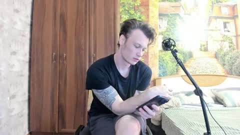 Snapshot of eric_the_vikking chatting on 10.03.25 Eric online show from 10.03.25