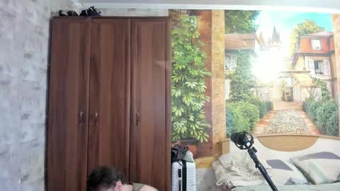 Snapshot of eric_the_vikking chatting on 10.27.25 Eric online show from 10.27.25