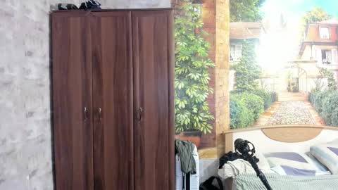 Snapshot of eric_the_vikking chatting on 11.06.25 Eric online show from 11.06.25