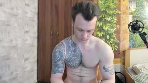 Snapshot of eric_the_vikking chatting on 11.17.25 Eric online show from 11.17.25