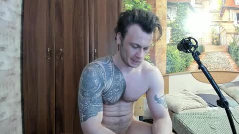 Snapshot of eric_the_vikking chatting on 11.25.25 Eric online show from 11.25.25