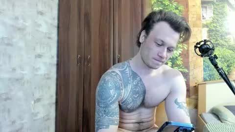 Snapshot of eric_the_vikking chatting on 11.28.25 Eric online show from 11.28.25