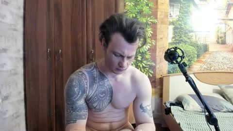 Snapshot of eric_the_vikking chatting on 12.05.25 Eric online show from 12.05.25