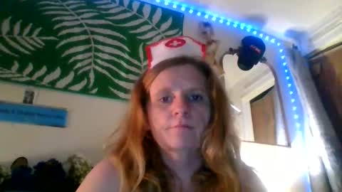 Snapshot of ericas080625 chatting on 04.21.26 EazyE MattyDaddy online show from 04.21.26