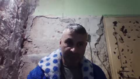 Snapshot of ericboy32 chatting on 12.03.25 eric online show from 12.03.25