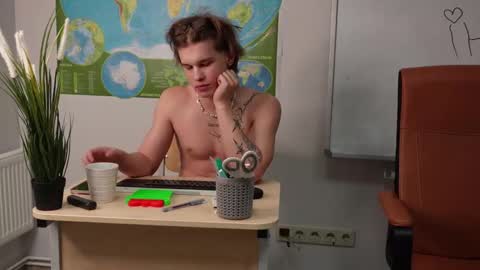 Snapshot of erick_grant chatting on 12.09.24 ERICK GRANT online show from 12.09.24