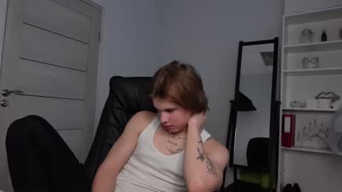 Snapshot of erick_grant chatting on 12.19.24 ERICK GRANT online show from 12.19.24