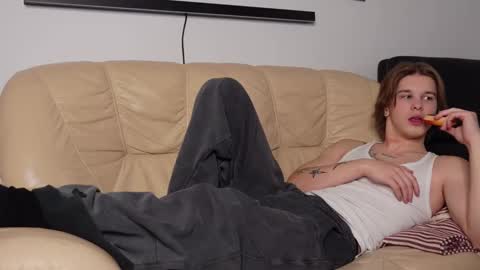 Snapshot of erick_grant chatting on 12.21.24 ERICK GRANT online show from 12.21.24