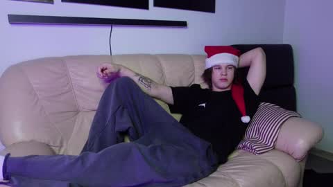 Snapshot of erick_grant chatting on 12.23.24 ERICK GRANT online show from 12.23.24